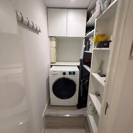 Apartamento Modern With Private Parking