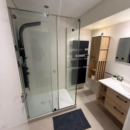 Modern With Private Parking Apartamento *